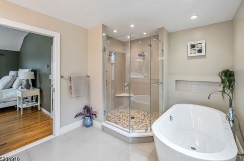 19 Marisa Ct, West Milford NJ  07480-3000 exterior