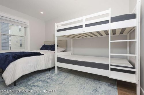 5 Fort Ave, Pelican Island NJ  08751-1512 exterior