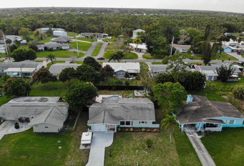 410 Willows Ave, Fort Pierce, FL 34952-1360