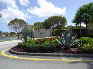 8589 Binghamton Ave, Boynton Beach FL  33436-1978 exterior