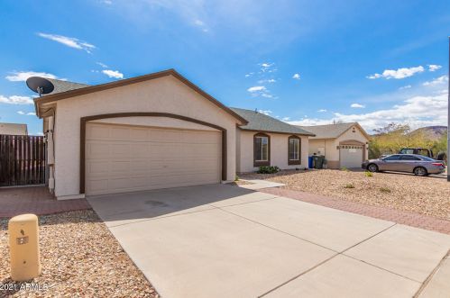 3919 Abraham Ln, Glendale, AZ 85308-2022