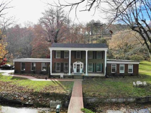 24203 Jacks Fork Rd, Coalton, KY 41168-8027