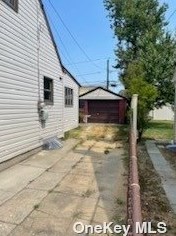 31 Demille Ave, Floral Park NY  11003-4515 exterior