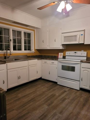 121 Howard St, Brook, IN 47922-8719