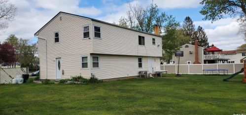 106 Fig St, Central Islip NY  11722-4202 exterior