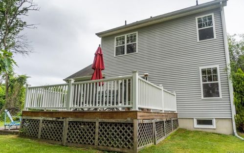 39 Bush Creek Ln, Poughquag NY  12570-5557 exterior