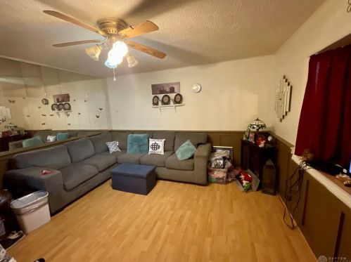 1603 Drake Dr, Xenia, OH 45385-3907