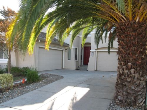2200 Bastona Dr, Elk Grove, CA 95758-7106