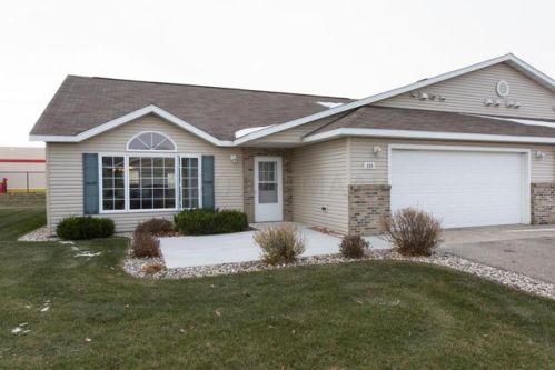 320 30th St, Moorhead, MN 56560-2574