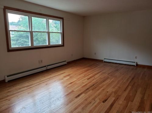 12 Hilltop Ave, Waterbury CT  06708-4709 exterior