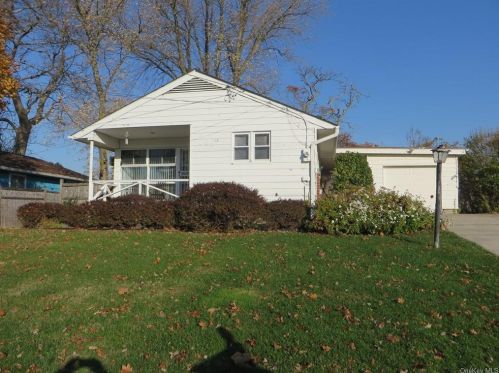 4 Mohawk Trl, White Plains, NY 10603-3014