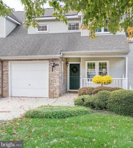 28 Standiford Ct, Wilmington, DE 19804-2938