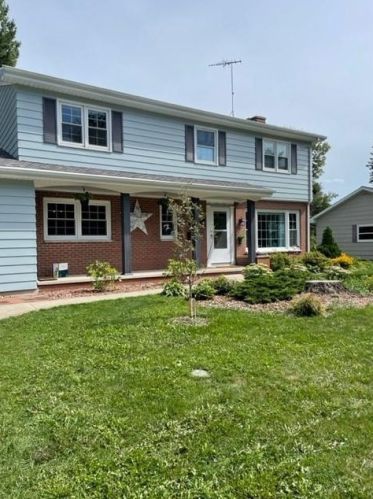 1025 Newbury St, Ripon WI  54971-1838 exterior