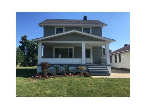 6303 Ridgewood Ave, Cleveland, OH 44129-2325