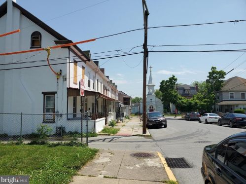 219 Church St, Downingtown, PA 19335-2814