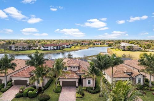 3009 Aviamar Cir, Naples, FL 34114-9566