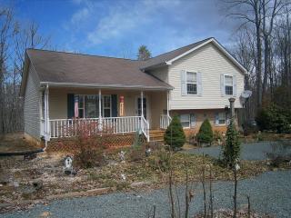 1373 Long Acre Rd, Bybee, VA 22963-5034