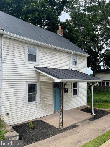 2295 Old Trail Rd, Etters, PA 17319-9628
