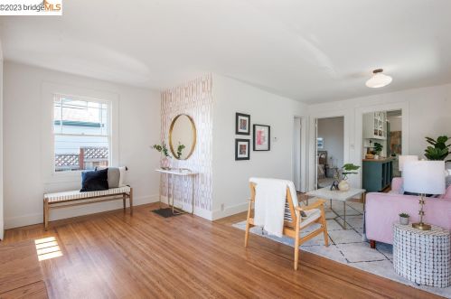 5709 Sacramento Ave, Richmond, CA 94804-5607
