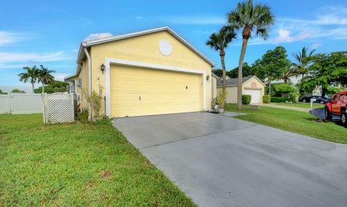 14 Bentwater Cir, Boynton Beach, FL 33426-7603