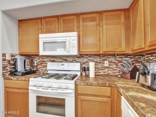 19809 49 Ave, Glendale AZ  85304-4311 exterior