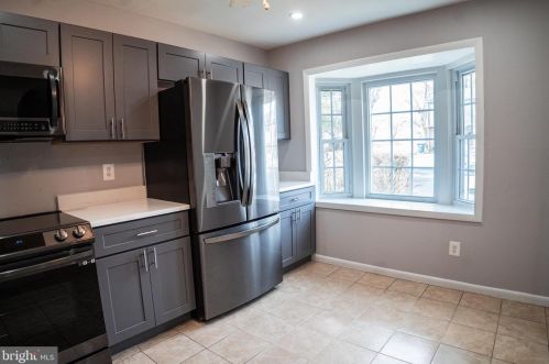 14796 Tamarack Pl, Woodbridge VA  22191-3136 exterior