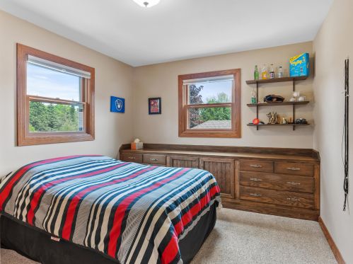 1410 Whitewater Dr, Manitowoc WI 54220-9437 exterior