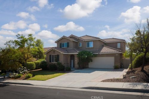 4151 Pearl St, Lake Elsinore, CA 92530-2027