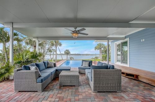 718 Riverside Dr, Ormond Beach, FL 32176-7814