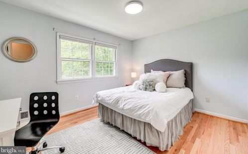 328 River Bend Rd, Great Falls VA  22066-4140 exterior