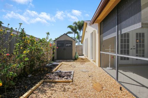 12149 Stratford St, West Palm Beach FL  33414-5663 exterior