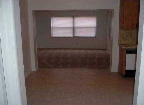 2775 Floweva St, West Palm Beach, FL 33406-6633