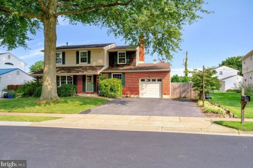 2302 Paper Ln, Wilmington, DE 19810-2325