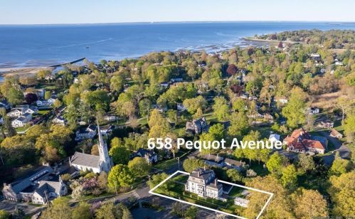 658 Pequot Ave, Southport CT  06890-1328 exterior