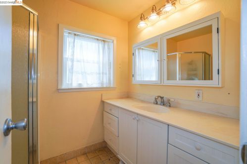 2322 Olinda Ct, Pinole CA  exterior