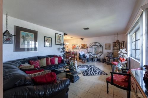 10221 Dogwood Ave, West Palm Beach, FL 33410-4769