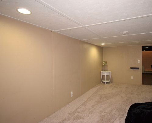 9616 Greenview Ln, Thiensville WI  exterior