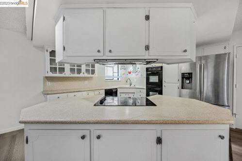 4369 Hillview Dr, West Pittsburg CA  94565-6071 exterior