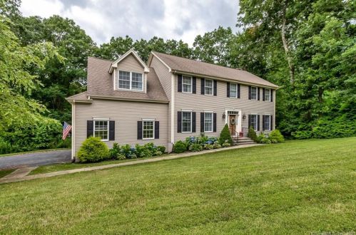 4 Catbird Ln, East Lyme, CT 06333-1334