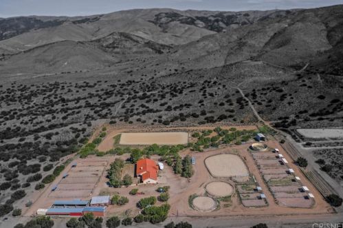 35710 Tierra Dulce Rd, Santa Clarita, CA 91390-2831