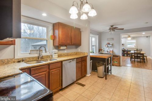 10329 Gordon Rd, Spotsylvania VA  22553-3725 exterior