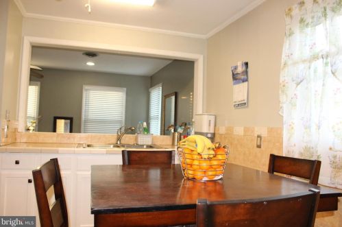 808 Ivy Dr, Seaford, DE 19973-1324