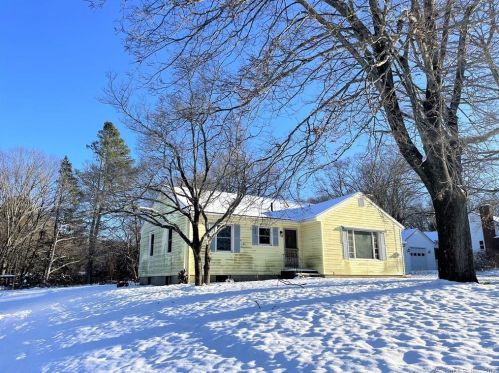 241 Vernon St, Manchester, CT 06042-3472