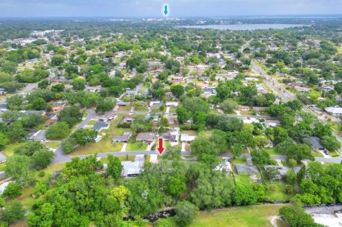 519 Flamingo Dr, Lakeland FL  33803-4825 exterior