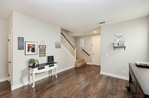 42056 Calabria Dr, Temecula CA  92591-5721 exterior