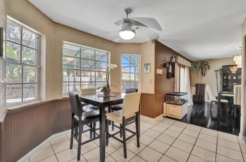955 203 Ave, Hollywood FL  33029-3440 exterior