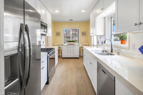 5436 Rosebay St, Long Beach CA  90808-3527 exterior