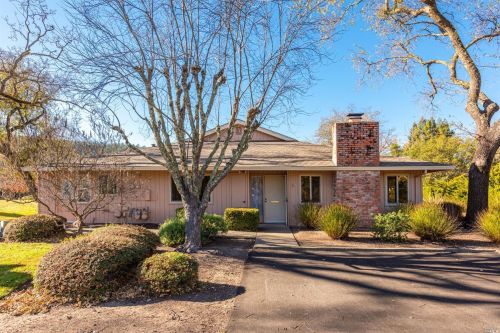 8 Meadowgreen Ct, Santa Rosa, CA 95409-5804