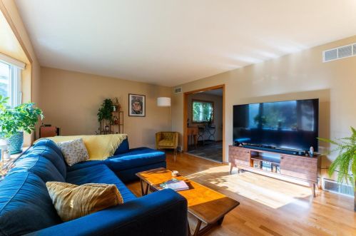 4306 Brown Ln, Madison, WI 53704-1182