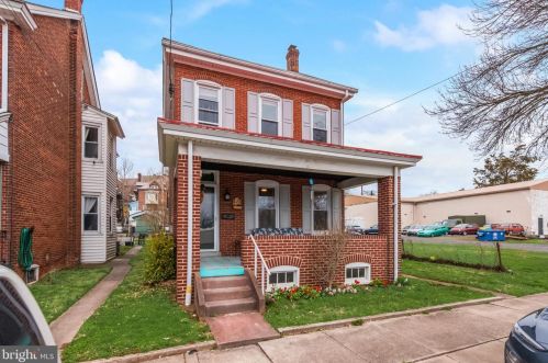 823 Queen St, Pottstown, PA 19464-6015
